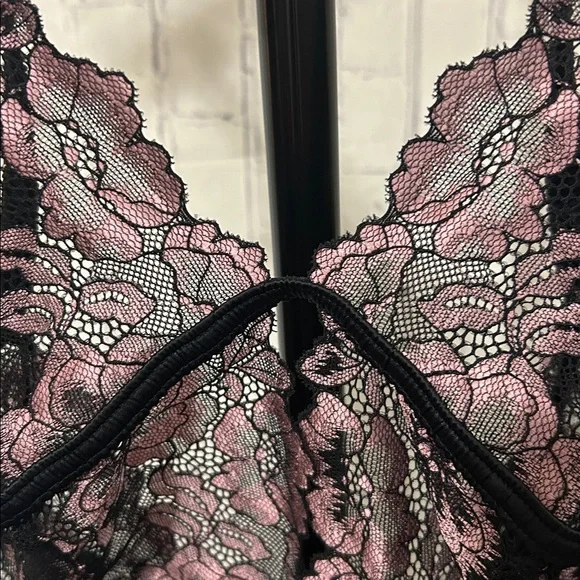 NWT Adore Me Black and Pink Floral Lace Bodysuit. Size 1x - Picture 2 of 4